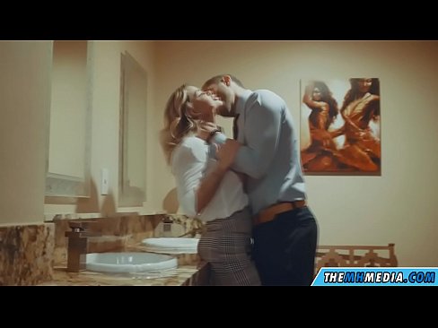 ❤️ Cando unha loura tetona seduce nun baño público ❤️ Porno duro en % gl.kutjeporno.ru % ❌️❤